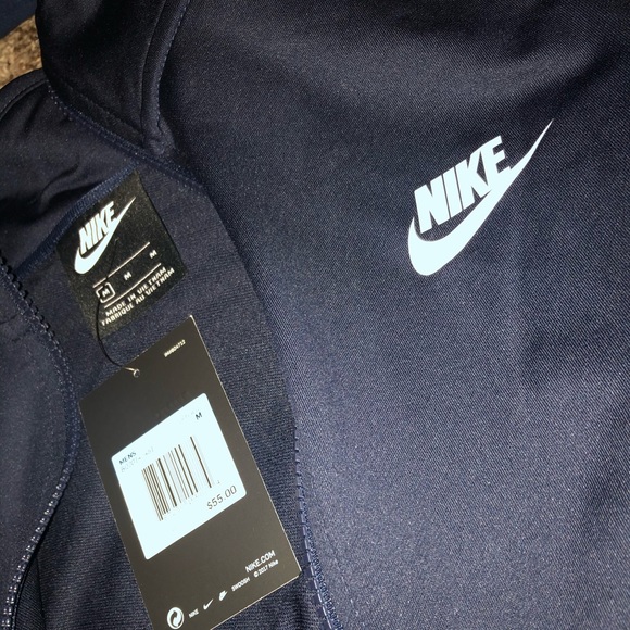Nike standard fit zip up jacket - Picture 2 of 2